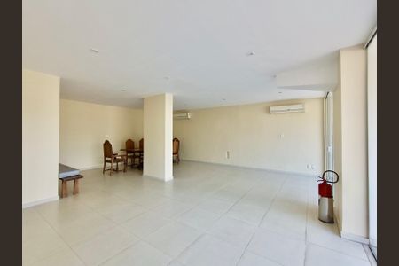 Apartamento à venda com 110m², 3 quartos e 1 vaga Apartamento à venda com 110m², 3 quartos e 1 vagaÁrea Comum - Playground