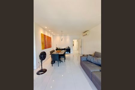 Apartamento à venda com 110m², 3 quartos e 1 vaga Apartamento à venda com 110m², 3 quartos e 1 vagaSala