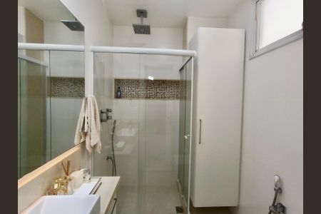 Apartamento à venda com 110m², 3 quartos e 1 vaga Apartamento à venda com 110m², 3 quartos e 1 vagaBanheiro social