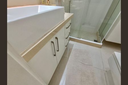 Apartamento à venda com 110m², 3 quartos e 1 vaga Apartamento à venda com 110m², 3 quartos e 1 vagaBanheiro social