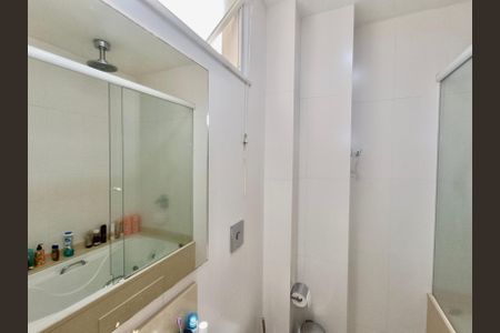 Apartamento à venda com 110m², 3 quartos e 1 vaga Apartamento à venda com 110m², 3 quartos e 1 vagaBanheiro Suíte 1