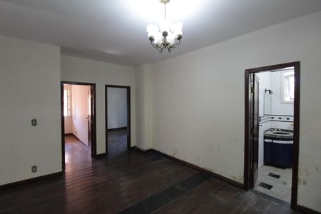 Casa à venda com 760m², 4 quartos e 10 vagasHall dos Quartos