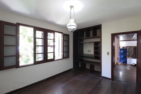 Casa à venda com 760m², 4 quartos e 10 vagasSala de TV