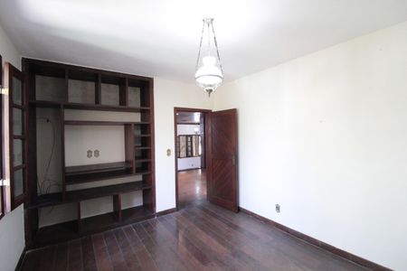 Casa à venda com 760m², 4 quartos e 10 vagasSala de TV