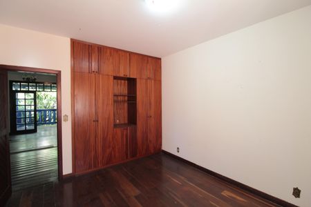 Casa à venda com 760m², 4 quartos e 10 vagasQuarto 1