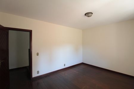 Casa à venda com 760m², 4 quartos e 10 vagasQuarto 2