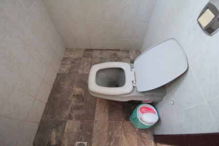 Casa à venda com 760m², 4 quartos e 10 vagasBanheiro de Serviço