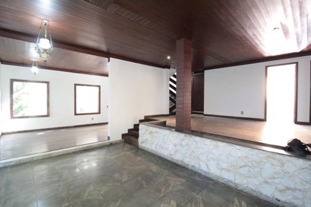 Casa à venda com 760m², 4 quartos e 10 vagasSala