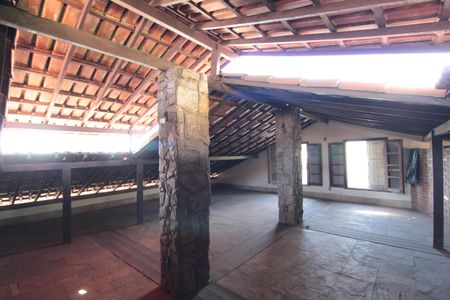 Casa à venda com 760m², 4 quartos e 10 vagasSótão