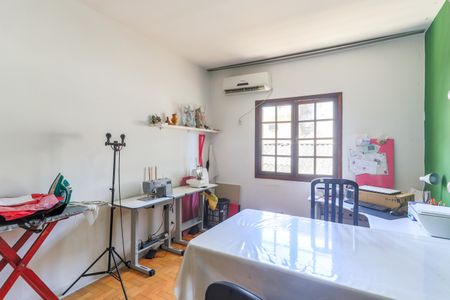 Casa para alugar com 220m², 3 quartos e 2 vagas Casa para alugar com 220m², 3 quartos e 2 vagasQuarto 2