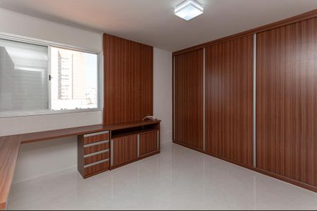 Apartamento para alugar com 120m², 3 quartos e 2 vagasQuarto 2
