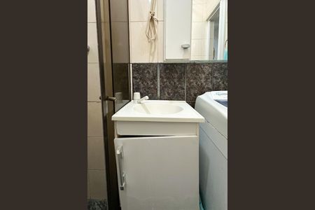 Apartamento à venda com 48m², 1 quarto e sem vaga Apartamento à venda com 48m², 1 quarto e sem vagaBanheiro Social