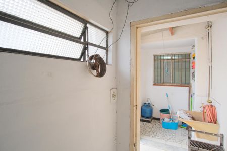 Casa à venda com 105m², 2 quartos e 2 vagasBanheiro de serviço