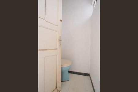 Casa à venda com 105m², 2 quartos e 2 vagasBanheiro de serviço