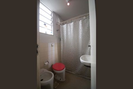 Apartamento à venda com 85m², 2 quartos e sem vaga Apartamento à venda com 85m², 2 quartos e sem vagaBanheiro social