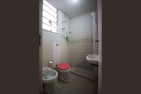 Apartamento à venda com 85m², 2 quartos e sem vaga Apartamento à venda com 85m², 2 quartos e sem vagaBanheiro social