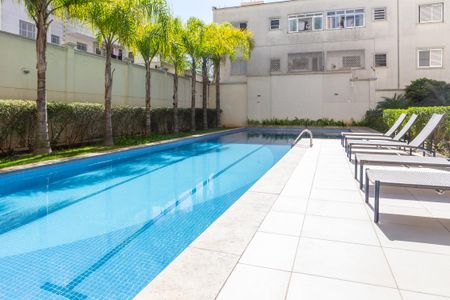 Apartamento à venda com 86m², 2 quartos e 2 vagas Apartamento à venda com 86m², 2 quartos e 2 vagasÁrea comum - Piscina