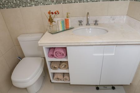 Apartamento à venda com 86m², 2 quartos e 2 vagas Apartamento à venda com 86m², 2 quartos e 2 vagasBanheiro da Suíte 1