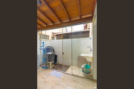 Casa de condomínio à venda com 70m², 2 quartos e 2 vagas Casa de condomínio à venda com 70m², 2 quartos e 2 vagasVaranda