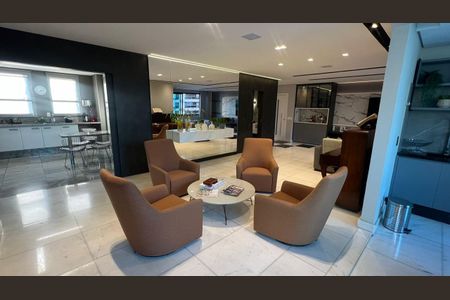 Apartamento à venda com 261m², 4 quartos e 4 vagasSala