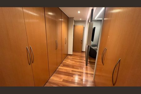 Apartamento à venda com 261m², 4 quartos e 4 vagasCloset