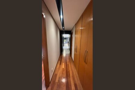 Apartamento à venda com 261m², 4 quartos e 4 vagasCloset