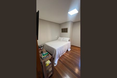 Apartamento à venda com 261m², 4 quartos e 4 vagasQuarto