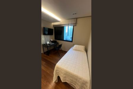 Apartamento à venda com 261m², 4 quartos e 4 vagasQuarto