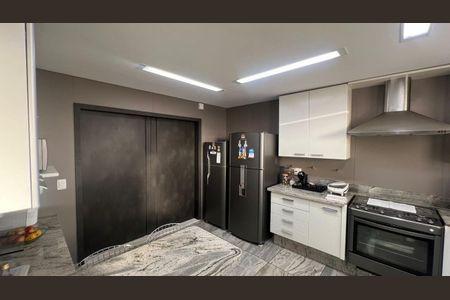 Apartamento à venda com 261m², 4 quartos e 4 vagasCozinha