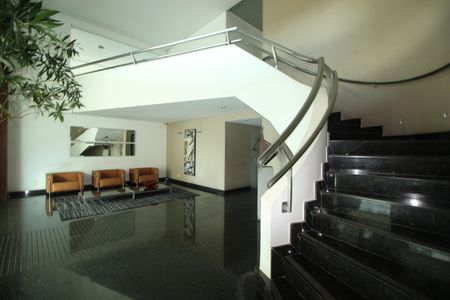 Apartamento à venda com 261m², 4 quartos e 4 vagasHall social