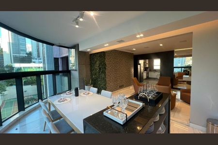 Apartamento à venda com 261m², 4 quartos e 4 vagasVaranda gourmet