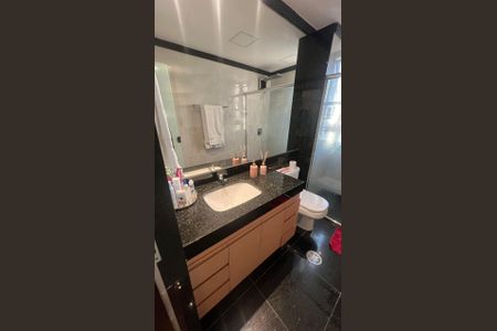 Apartamento à venda com 261m², 4 quartos e 4 vagasBanheiro 2