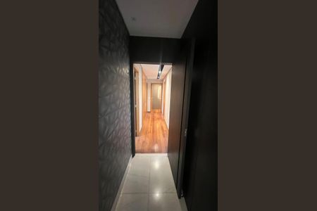 Apartamento à venda com 261m², 4 quartos e 4 vagasCorredor