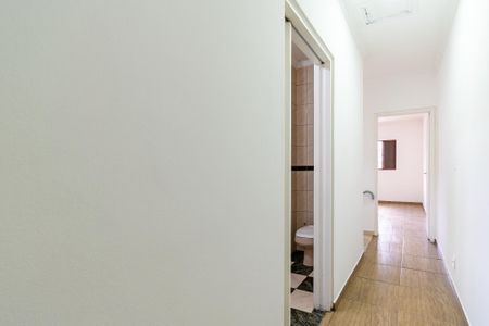Casa à venda com 190m², 2 quartos e 2 vagas Casa à venda com 190m², 2 quartos e 2 vagasCorredor