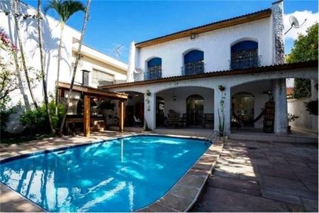 Casa à venda com 324m², 3 quartos e 2 vagas