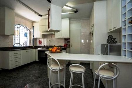 Casa à venda com 324m², 3 quartos e 2 vagas