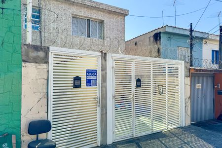 Casa para alugar com 60m², 1 quarto e sem vaga Casa para alugar com 60m², 1 quarto e sem vagaFachada + Plaquinha