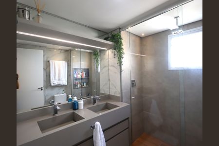 Apartamento à venda com 125m², 2 quartos e 2 vagasBanheiro da Suíte