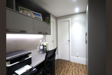 Apartamento à venda com 125m², 2 quartos e 2 vagasEscritório