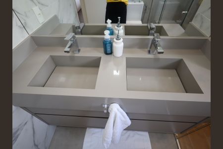 Apartamento à venda com 125m², 2 quartos e 2 vagasBanheiro da Suíte