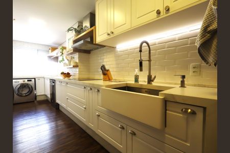 Apartamento à venda com 125m², 2 quartos e 2 vagasCozinha