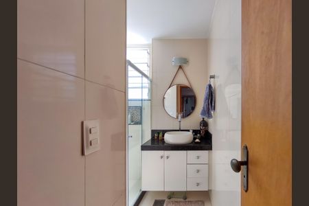 Apartamento à venda com 120m², 3 quartos e 1 vaga Apartamento à venda com 120m², 3 quartos e 1 vagaBanheiro Corredor