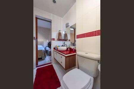 Apartamento à venda com 120m², 3 quartos e 1 vaga Apartamento à venda com 120m², 3 quartos e 1 vagaBanheiro da Suíte