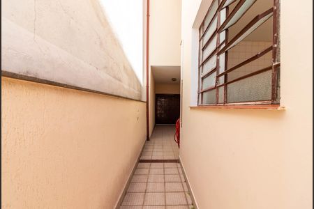 Casa à venda com 179m², 3 quartos e 3 vagas Casa à venda com 179m², 3 quartos e 3 vagasCorredor Lateral