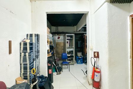 Casa à venda com 669m², 2 quartos e 3 vagas Casa à venda com 669m², 2 quartos e 3 vagasProdutora