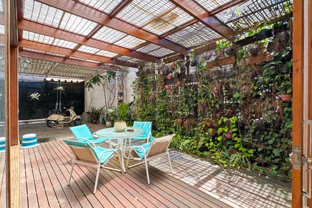 Casa à venda com 669m², 2 quartos e 3 vagas Casa à venda com 669m², 2 quartos e 3 vagasSala