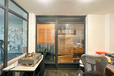 Casa à venda com 669m², 2 quartos e 3 vagas Casa à venda com 669m², 2 quartos e 3 vagasProdutora