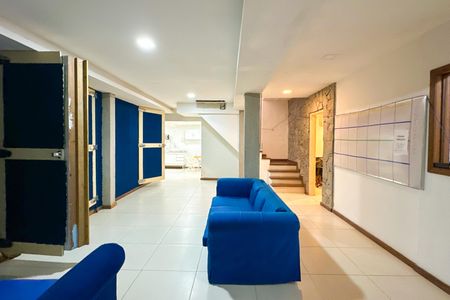 Casa à venda com 669m², 2 quartos e 3 vagas Casa à venda com 669m², 2 quartos e 3 vagasProdutora