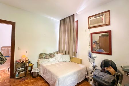Casa à venda com 669m², 2 quartos e 3 vagas Casa à venda com 669m², 2 quartos e 3 vagasSuíte 02