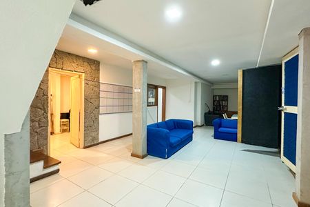Casa à venda com 669m², 2 quartos e 3 vagas Casa à venda com 669m², 2 quartos e 3 vagasProdutora